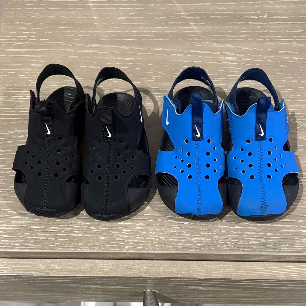 Nike toddler sandals size 8